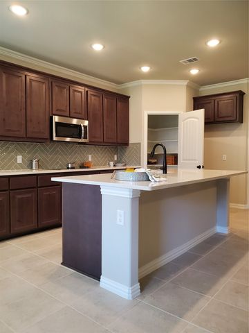 1716 Rio Secco Drive, Fort Worth, TX 76131