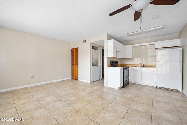 1290 9th St Apt 403, Daytona Beach, FL 32117