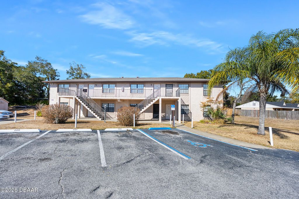 1290 9th St Apt 403, Daytona Beach, FL 32117