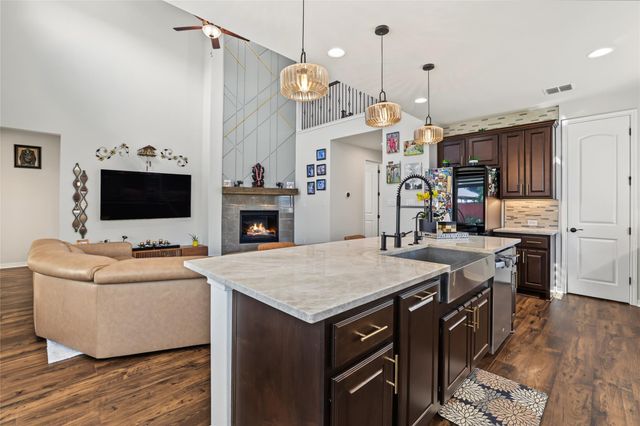 1661 Cardinal LN, Round Rock, TX 78681