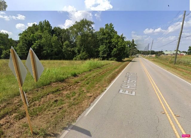 1323 E Huffsmith Road, Tomball, TX 77375