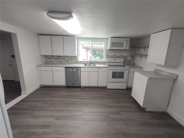 901 HIBISCUS COURT, Tavares, FL 32778
