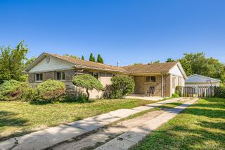 15235 Lawndale Avenue, Midlothian, IL 60445