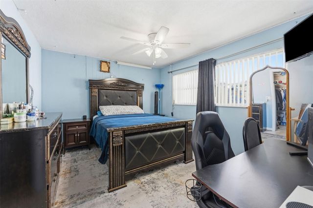 2401 26TH AVENUE S, St Petersburg, FL 33712