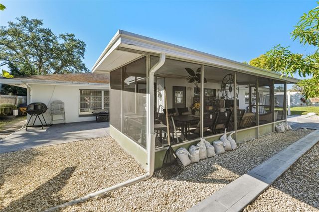 2401 26TH AVENUE S, St Petersburg, FL 33712