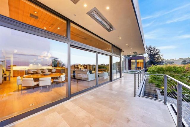 22525 Rolling Hills Road, Saratoga, CA 95070