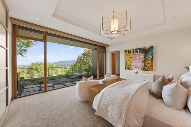 22525 Rolling Hills Road, Saratoga, CA 95070