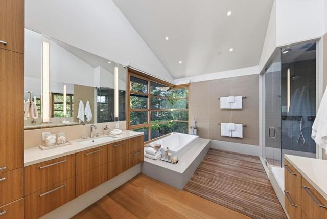 22525 Rolling Hills Road, Saratoga, CA 95070