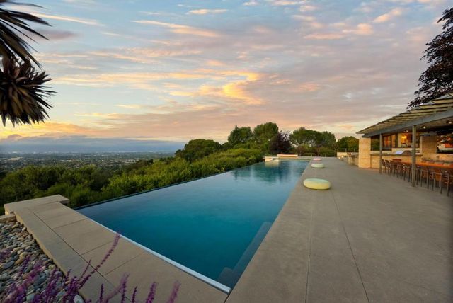 22525 Rolling Hills Road, Saratoga, CA 95070