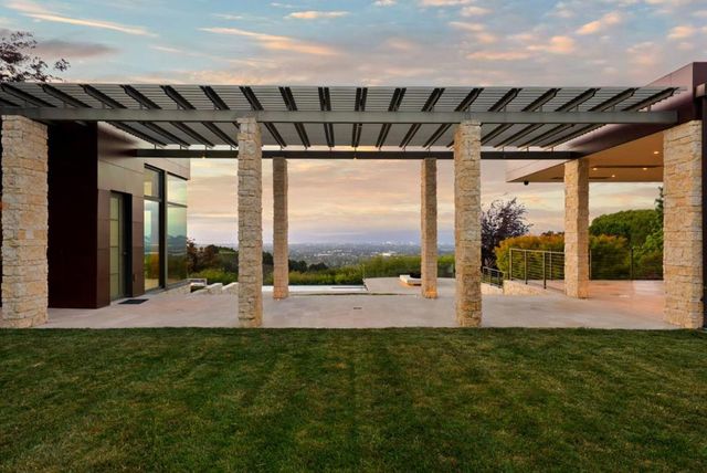 22525 Rolling Hills Road, Saratoga, CA 95070