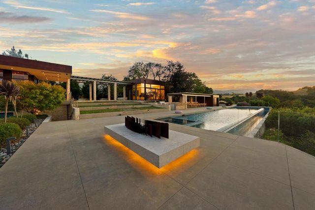 22525 Rolling Hills Road, Saratoga, CA 95070