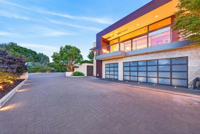 22525 Rolling Hills Road, Saratoga, CA 95070