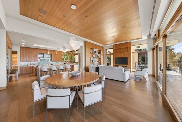 22525 Rolling Hills Road, Saratoga, CA 95070