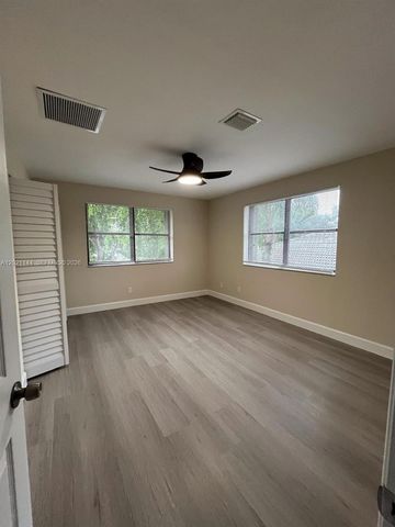 11461 NW 43rd St A, Coral Springs, FL 33065