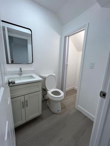 11461 NW 43rd St A, Coral Springs, FL 33065
