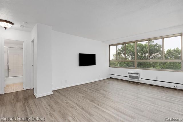 8900 E Jefferson Avenue 625, Detroit, MI 48214