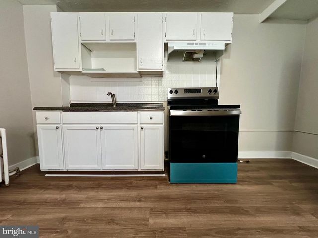 613 WALNUT ST, Norristown, PA 19401