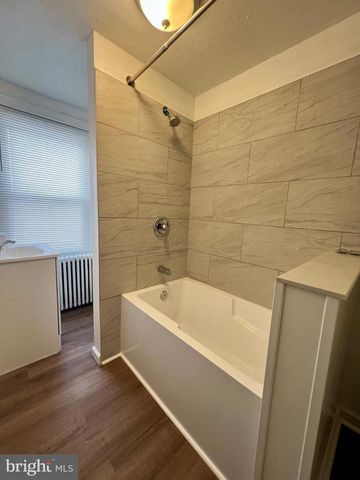 613 WALNUT ST, Norristown, PA 19401