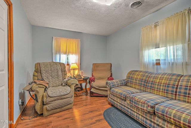 459 Mcarthur Circle, Bristol, VA 24201