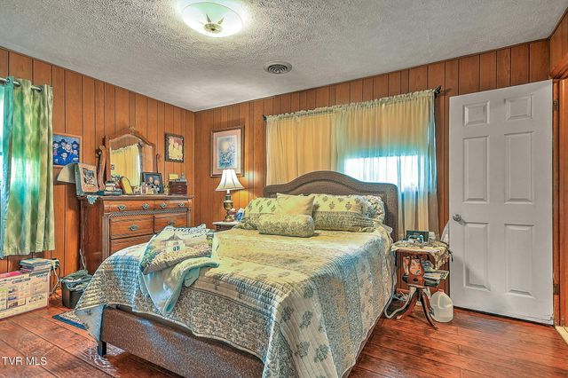 459 Mcarthur Circle, Bristol, VA 24201