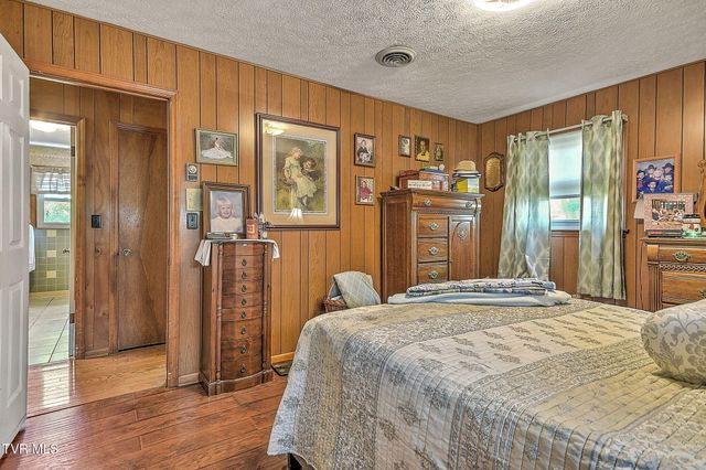 459 Mcarthur Circle, Bristol, VA 24201