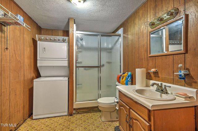 459 Mcarthur Circle, Bristol, VA 24201
