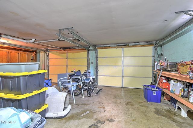 459 Mcarthur Circle, Bristol, VA 24201