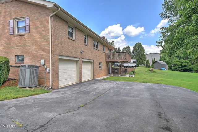 459 Mcarthur Circle, Bristol, VA 24201