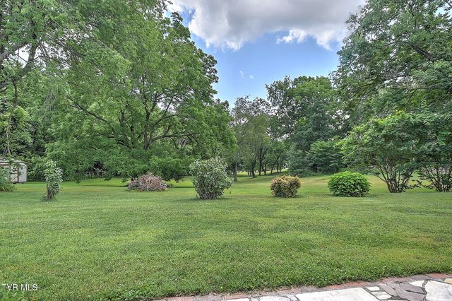 459 Mcarthur Circle, Bristol, VA 24201