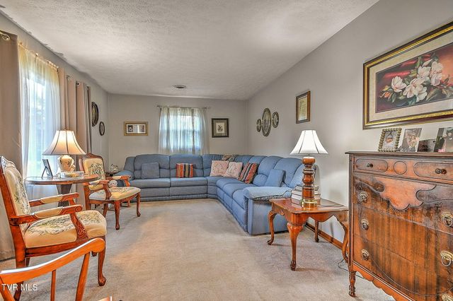 459 Mcarthur Circle, Bristol, VA 24201