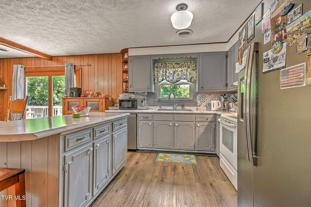 459 Mcarthur Circle, Bristol, VA 24201