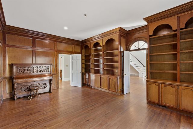 3226 OAK MANOR DR, Germantown, TN 38138