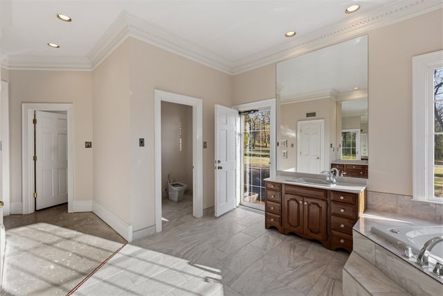 3226 OAK MANOR DR, Germantown, TN 38138