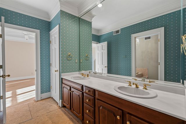 3226 OAK MANOR DR, Germantown, TN 38138