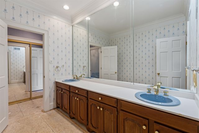 3226 OAK MANOR DR, Germantown, TN 38138