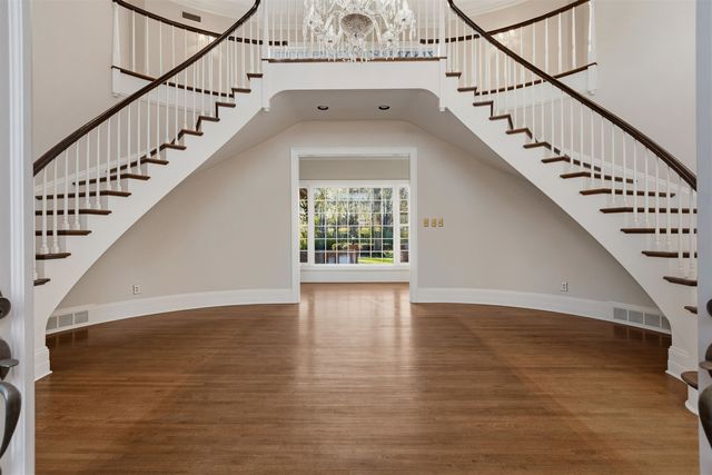 3226 OAK MANOR DR, Germantown, TN 38138