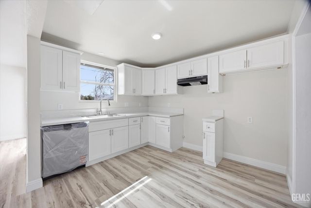 1217 Castaic Avenue, Bakersfield, CA 93308