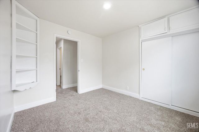 1217 Castaic Avenue, Bakersfield, CA 93308