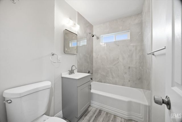 1217 Castaic Avenue, Bakersfield, CA 93308