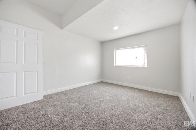 1217 Castaic Avenue, Bakersfield, CA 93308