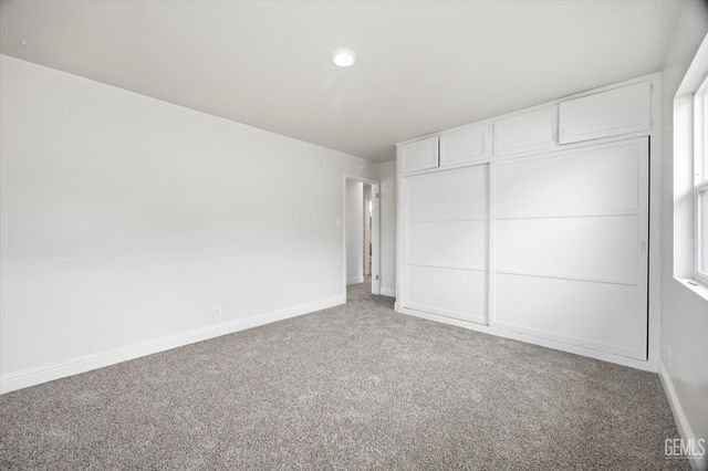 1217 Castaic Avenue, Bakersfield, CA 93308