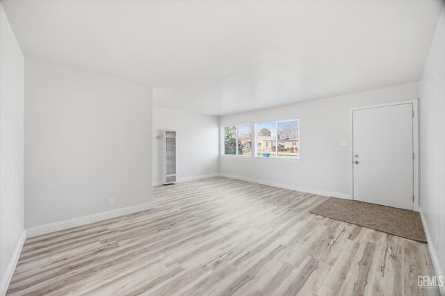 1217 Castaic Avenue, Bakersfield, CA 93308