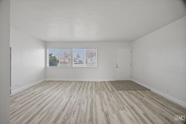 1217 Castaic Avenue, Bakersfield, CA 93308