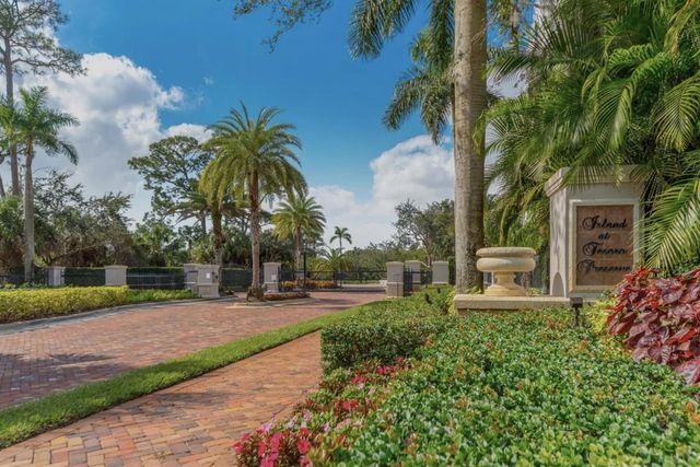 221 SE Fiore Bello, Port St. Lucie, FL 34952