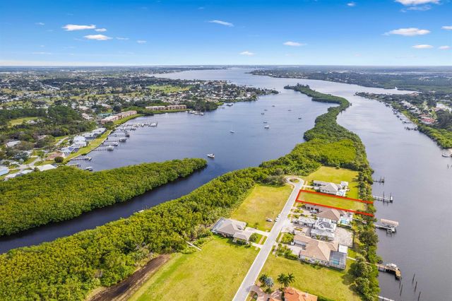 221 SE Fiore Bello, Port St. Lucie, FL 34952