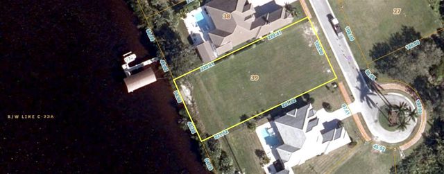 221 SE Fiore Bello, Port St. Lucie, FL 34952
