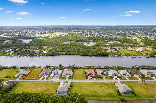 221 SE Fiore Bello, Port St. Lucie, FL 34952