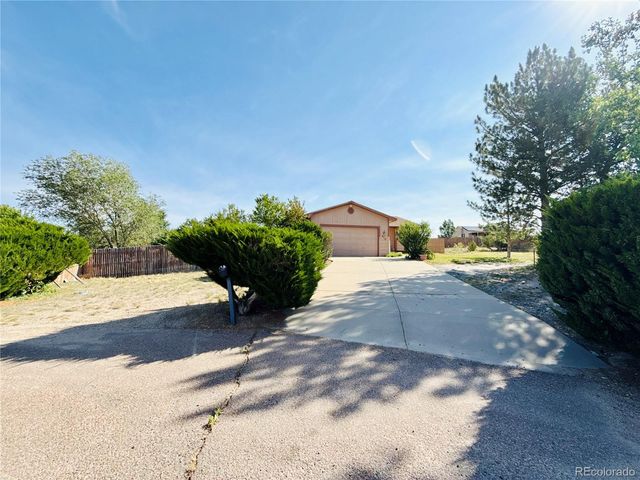 910 S Elgin Court, Pueblo, CO 81007