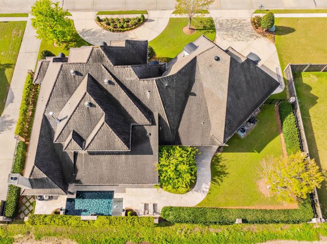 125 Little Lake Drive, Thibodaux, LA 70301