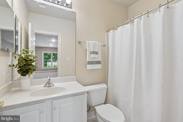 3853 LEWISTON PL, Fairfax, VA 22030